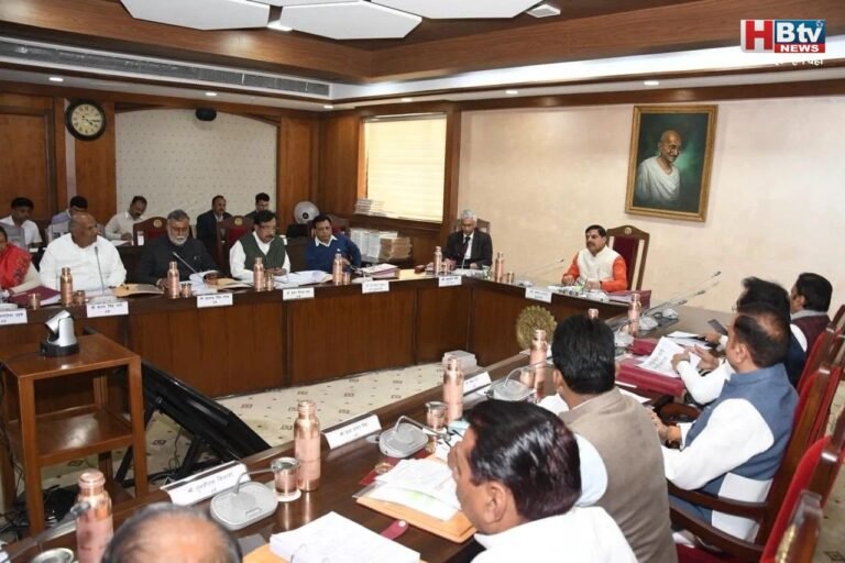 नए साल की पहली कैबिनेट बैठक में नेपानगर और बुरहानपुर की दो सिंचाई परियोजनाओं को मंजूरी, मंत्रियों को दिए टैबलेट