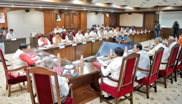 मोहन सरकार की कर्मचारियों पर मेहरबानी, 9 साल के इंतजार के बाद पदोन्नति का रास्ता हुआ साफ, कैबिनेट में कई और फैसले भी हुए