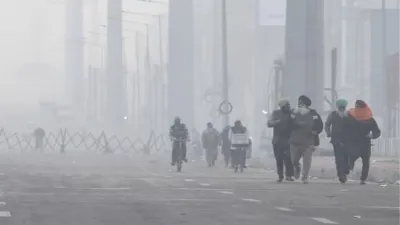 Weather Today: बर्फबारी ने बढ़ाई ठिठुरन, इन राज्यों में कोहरे का अलर्ट, जानें अपने शहर के मौसम का ताजा हाल - India TV Hindi