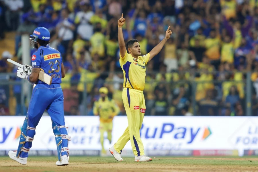 चेन्नई ने मुंबई को 20 रन से हराया, रोहित शर्मा ने लगाया शतक 1 MI vs CSK: चेन्नई सुपर किंग्स ने मुंबई इंडियंस को 20 रन से हराया- रोहित शर्मा ने लगाया शतक