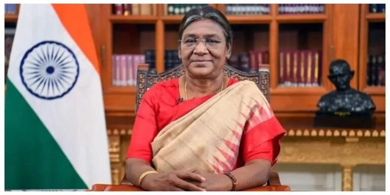 राष्ट्रपति ने नागरिक विमानन में महिलाओं के भूमिका की तारीफ की