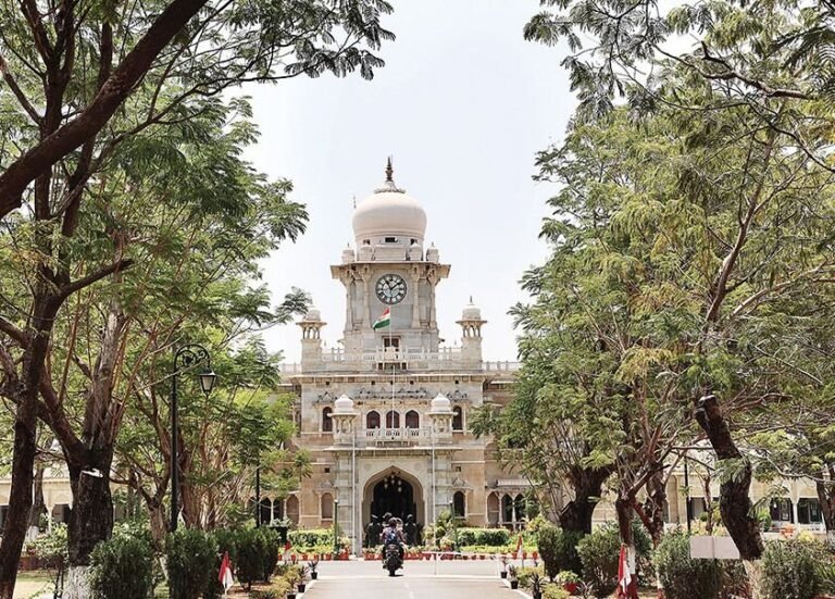 फीस तक का दुरुपयोग कर रहा है डेली कॉलेज बोर्ड, अनुशासन हुआ तार-तार, शराब-सिगरेट की शिकायतें बढ़ी, ओल्ड डेलियंस भी चिन्ता में