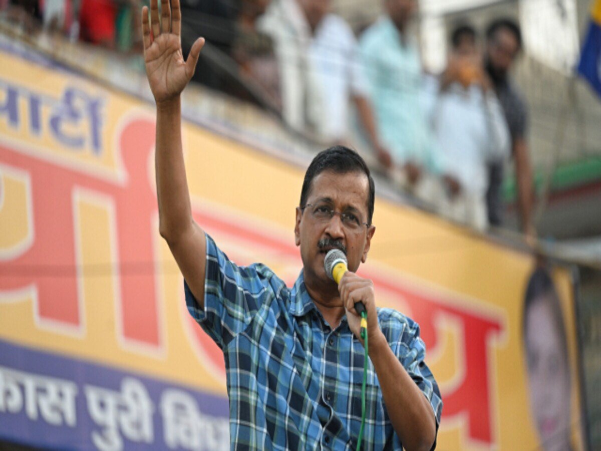CM Arvind Kejriwal claims BJP has started Operation Jhaadu AAP bank accounts will be frozen - नेता अरेस्ट होंगे, बैंक खाते सीज और दफ्तर खाली; केजरीवाल का 'ऑपरेशन झाड़ू' वाला दावा ...