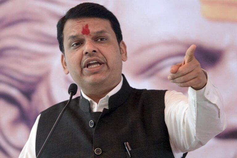 देवेंद्र फडणवीस के साथ स्वाभाविक विचारधारा की पटरी पर महाराष्ट्र की राजनीति