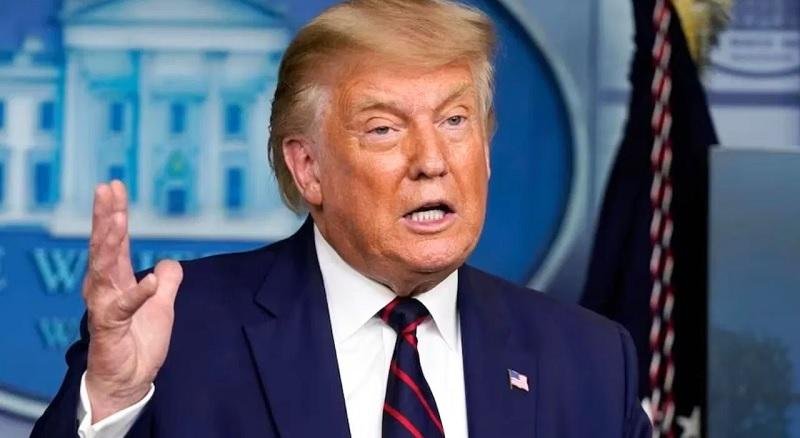 US: मुश्किल में ट्रंप, अप्रवासन नीति के खिलाफ सड़कों पर उतरे लोग, लॉस  एंजेलिस से 118 गिरफ्तार - Amrit Vichar