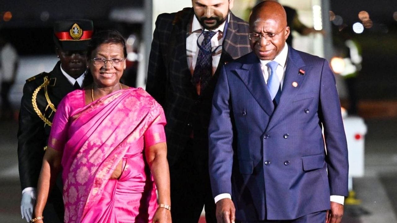 राष्ट्रपति द्रौपदी मुर्मू अंगोला पहुंचीं, इन मुद्दों पर रहेगा फोकस,  बोत्सवाना भी जाएंगी | President droupadi murmu arrives in angola first  Indian head of state to visit country