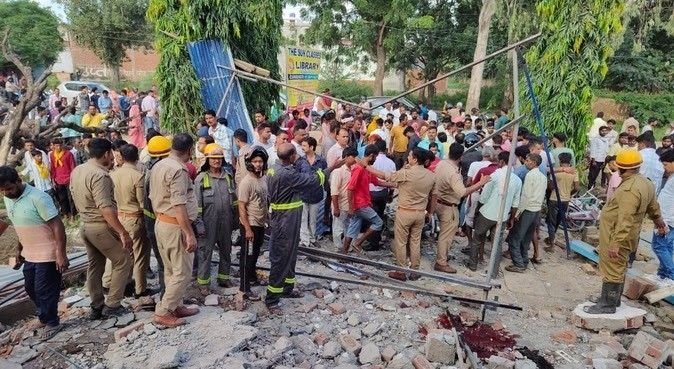यूपी के फर्रूखाबाद में कोचिंग सेंटर में ब्लास्ट, दो छात्रों की मौत, कई घायल