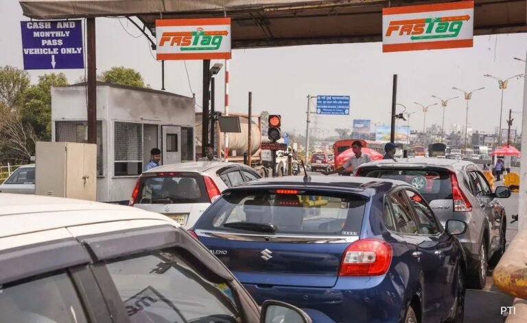 आज से तीन हजार रुपए का सालाना पास खरीदें और बार-बार फास्टैग रिचार्ज कराने से पाएं आजादी