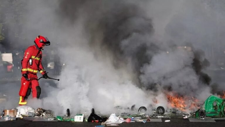 नेपाल के बाद अब फ्रांस की सड़कों पर बवाल, प्रदर्शनकारियों ने कई जगह लगाई आग, मचाई तोड़फोड़