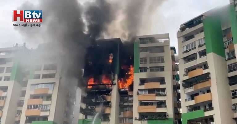 गाजियाबाद के इंदिरापुरम की गौड़ ग्रीन एवेन्यू सोसाइटी में भीषण आग, कई मंजिल तक फैली लपटें
