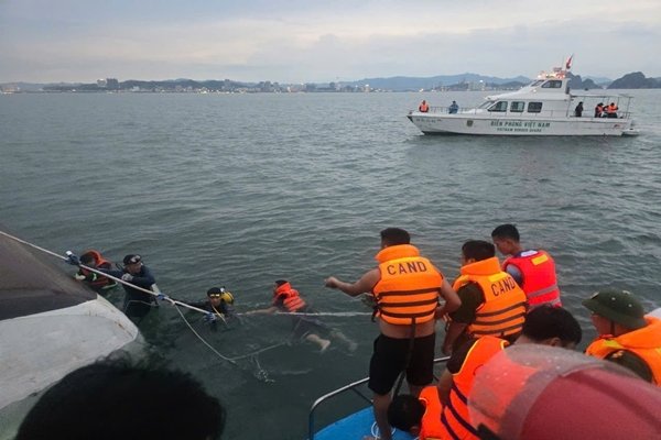 At least 27 Dead, 14 Missing After Tourist Boat Capsizes in Vietnam's  Halong Bay
