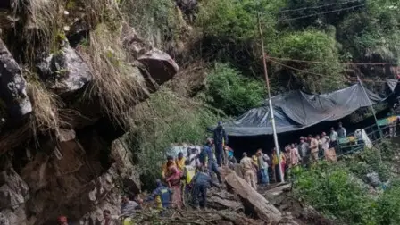 Heavy Rain in Uttarakhand: भारी बारिश ने रोकी रफ्तार, उत्तराखंड में  यमुनोत्री यात्रा ठप, सड़कें मलबे में तब्दील | Uttarakhand Landslide Heavy  Rain Yamunotri Yatra road block flood
