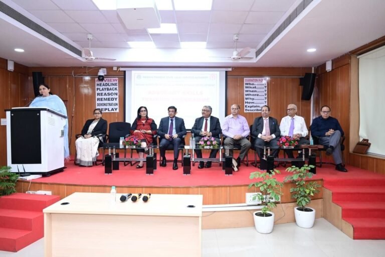 हाईकोर्ट इंदौर में एडवोकेसी स्किल्स डेवलपमेंट प्रशिक्षण, युवा अधिवक्ताओं ने सीखी अभियोजन और बचाव पक्ष के प्रस्तुतीकरण की तकनीक