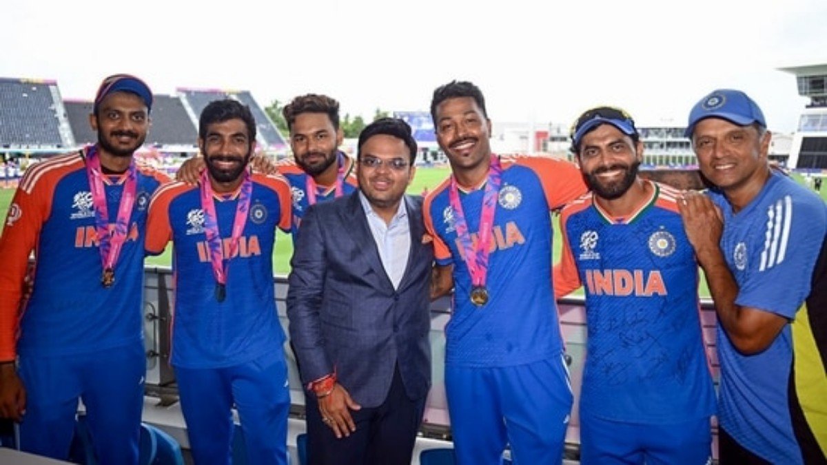 टी20 वर्ल्ड कप ;टीम इंडिया के लिए 125 करोड़ रुपये की पुरस्कार राशि 1 T-20 World Cup 2024: टी-20 विश्वकप जीतने के बाद टीम इंडिया पर हुई पैसों की बरसात, जय शाह ने कर दिया बड़ा ऐलान..