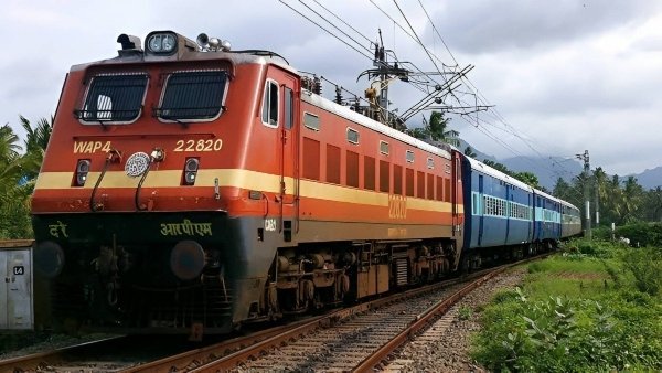ट्रेन टिकट बुकिंग में आया बड़ा अपडेट! रेलवे ने घटाया एडवांस रिजर्वेशन पीरियड, लोअर बर्थ का मिलेगा फायदा | Indian Railways Rule Change 2025 New Ticket Booking Rules for ...