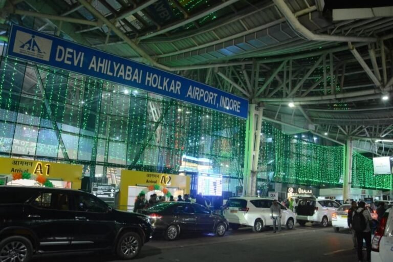 इंदौर से विंटर शेड्यूल में कई शहरों के लिए नई फ्लाइट, नवी मुंबई और रीवा के लिए भी मिलेगी सीधी उड़ान