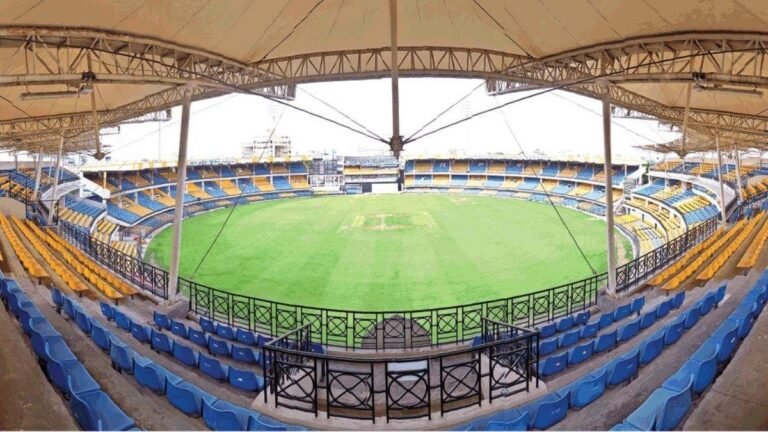 इंदौर के होलकर स्टेडियम को बम से उड़ाने की धमकी, दो दिन पहले अहमदाबाद के नरेंद्र मोदी स्टेडियम को भी मिला था ई-मेल