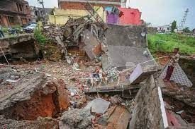 जम्मू-कश्मीर में रिकॉर्ड बारिश और भूस्खलन ने मचाई भारी  तबाही: 34 की हुई मौत, हजारों लोगों का रेस्क्यू