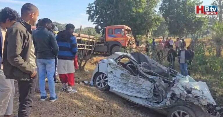 छत्तीसगढ़ के जशपुर में खड़े ट्रेलर में टकराई तेज रफ्तार कार, पांच लोगों की मौत