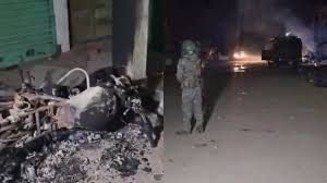 गिरिडीह में होली के दिन बवाल: दो समुदायों में झड़प, वाहनों में आगजनी