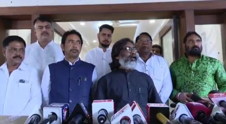 झारखंड में इंडिया गठबंधन ने बांटी सीटें, 70 सीटों पर लड़ेगी जेएमएम और कांग्रेस, 11 सीटें सहयोगियों को