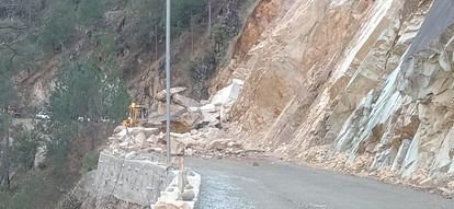उत्तराखंड: कर्णप्रयाग में फिर भूस्खलन, मकान में घुसा मलबा, हाईवे बंद