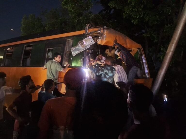 बिहार के कटिहार में तेज रफ्तार बस का कहर, कई गाड़ियों को मारी टक्कर, 10 की मौत, 30 से अधिक घायल