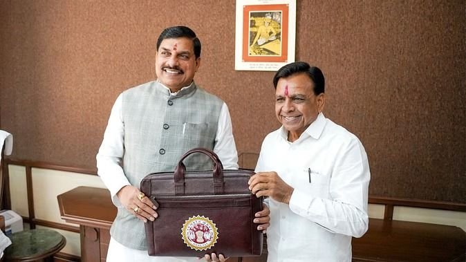 वित्त मंत्री जगदीश देवड़ा ने पेश किया 4 लाख 21 हजार 32 करोड़ रुपए का बजट, इंदौर-भोपाल मेट्रो के लिए 850 करोड़ का प्रावधान