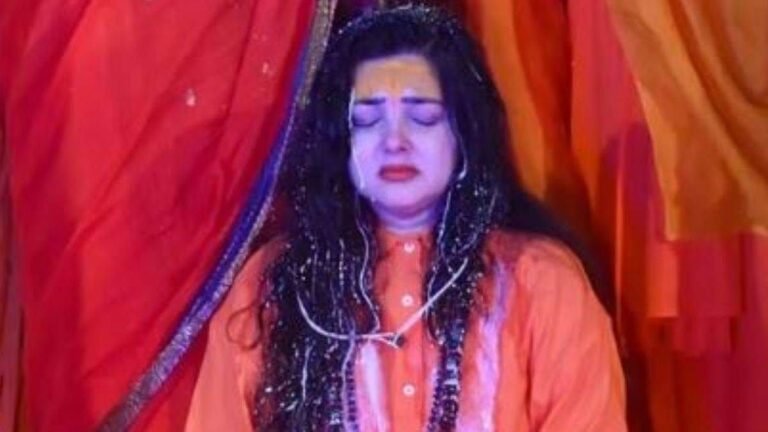 महामंडलेश्वर की पदवी छीनने के बाद धीरेंद्र शास्त्री पर भड़कीं ममता कुलकर्णी, कहा-उनकी उम्र के बराबर तपस्या की है