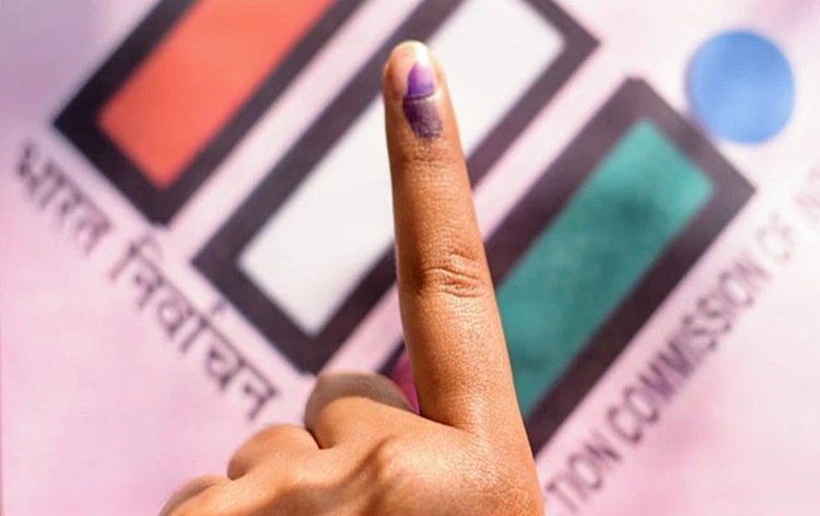 केरल में मतदान बना उत्सव: युवाओं को लुभाने के लिए मुफ्त सफर, हलवा और सस्ता आटा