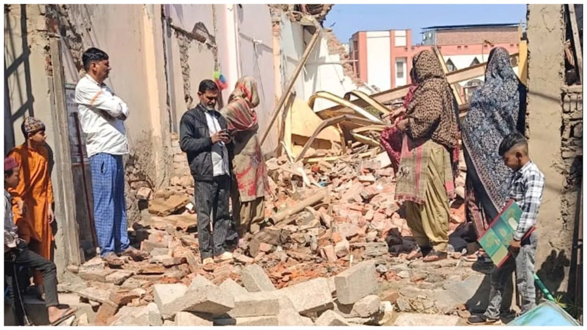 सिलक्यारा टनल में फंसे मजदूरों की बचाई थी जान, अब डीडीए ने रैटमाइनर के घर  पर चलाया बुल्डोजर - India TV Hindi