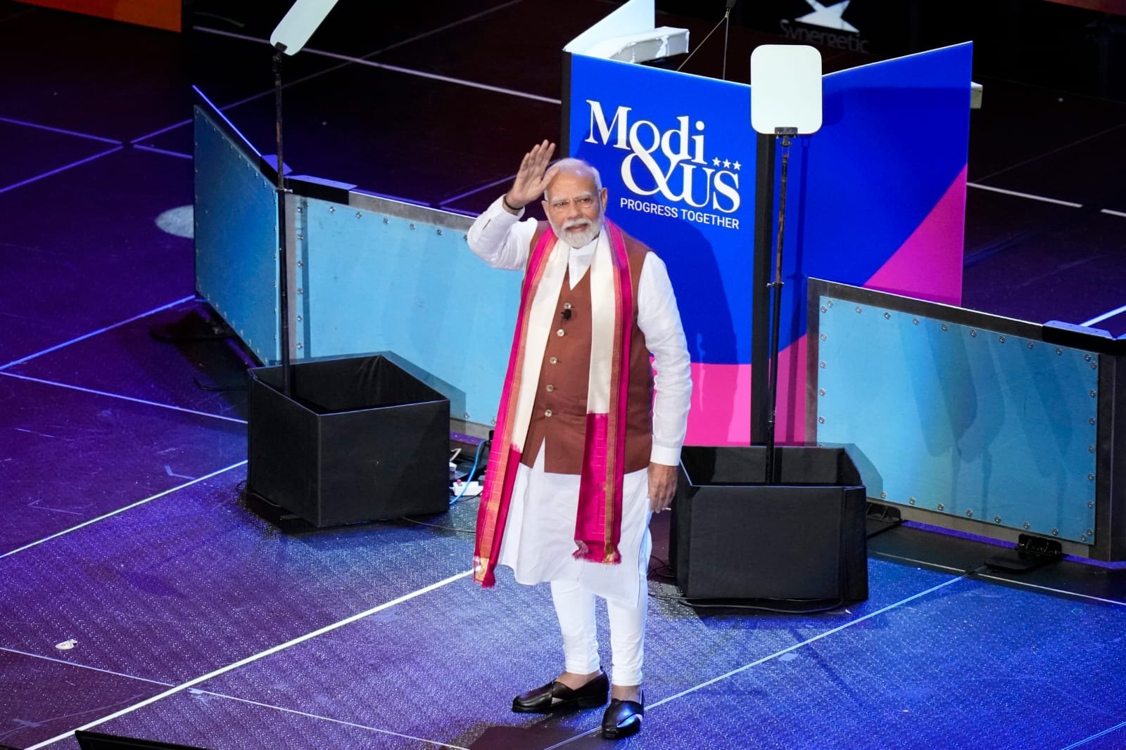 पीएम मोदी ने प्रवासी भारतीय समुदाय को किया संबोधित, बोले एआई का मतलब ' अमेरिका-इंडिया' भावना भी है, जो दोनों देशों के रिश्तों को नयी ऊंचाई दे ...