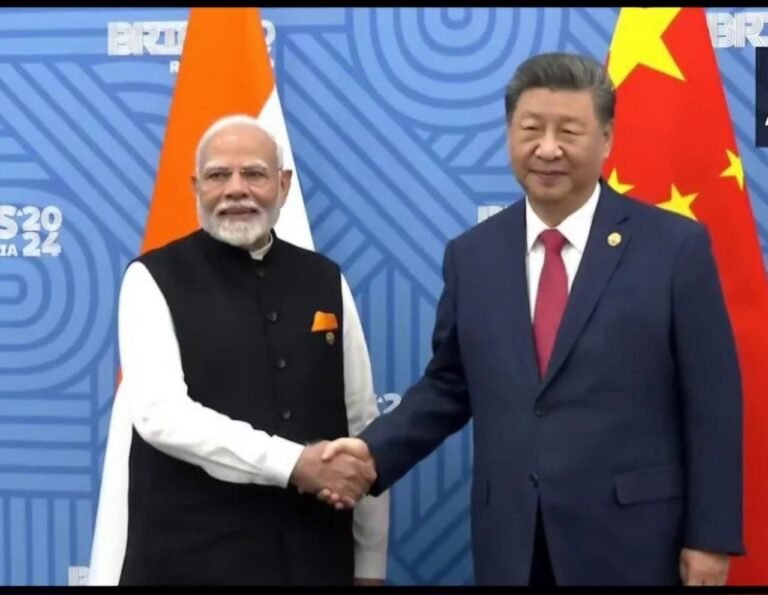 रूस में चीनी राष्ट्रपति जिनपिंग से मिले पीएम मोदी, कहा-सीमा पर शांति और स्थिरता हमारी प्राथमिकता