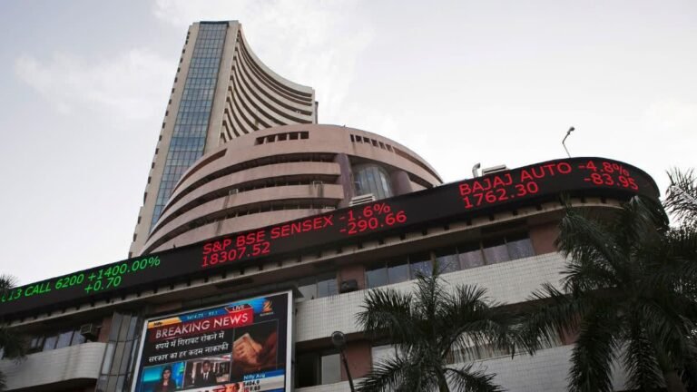 सप्ताह के दूसरे कारोबीरी दिन मंगलवार को शेयर बाजार में मंगल, सेंसेक्स 158 अंक चढ़कर 82,055 पर हुआ बंद,  निफ्टी 25,000 के पार