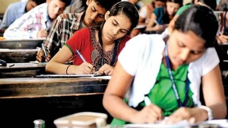 नीट यूजी परीक्षा मामले में सॉलिसिटर जनरल तुषार मेहता ने की कमेटी बनाने की मांग, इंदौर के कई परीक्षा केंद्रों में गुल हो गई थी बिजली