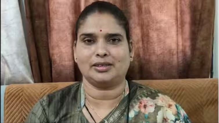 बीना विधायक निर्मला सप्रे का पीछा नहीं छोड़ रही कांग्रेस, नेता प्रतिपक्ष उमंग सिंघार ने अब जबलपुर हाईकोर्ट में दायर की याचिका