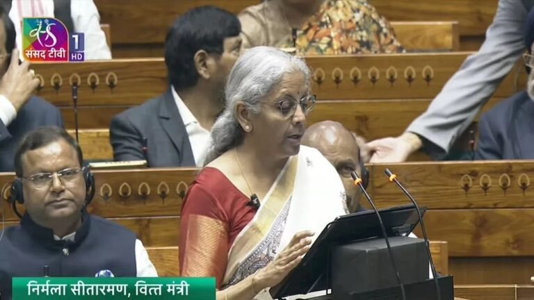 वित्त मंत्री निर्मला सीतारमण ने संसद में पेश किया बजट, किसानों के लिए कई बड़ी घोषणाएं, बिहार को बड़ा तोहफा