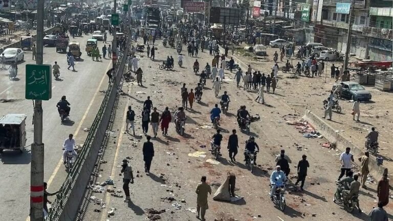 पाकिस्तान के मुरीदके में पुलिस और टीएलपी कार्यकर्ताओं में झड़प, एक एसएचओ सहित कई प्रदर्शनकारियों की मौत