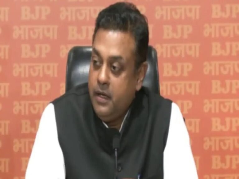 नेहरू के ऐतिहासिक पत्रों पर विवाद: कांग्रेस और भाजपा के बीच जुबानी जंग