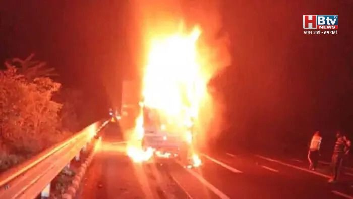 दिल्ली–मुंबई एक्सप्रेसवे पर भीषण हादसा: पिकअप में लगी आग, तीन की जिंदा जलकर मौत, एक गंभीर