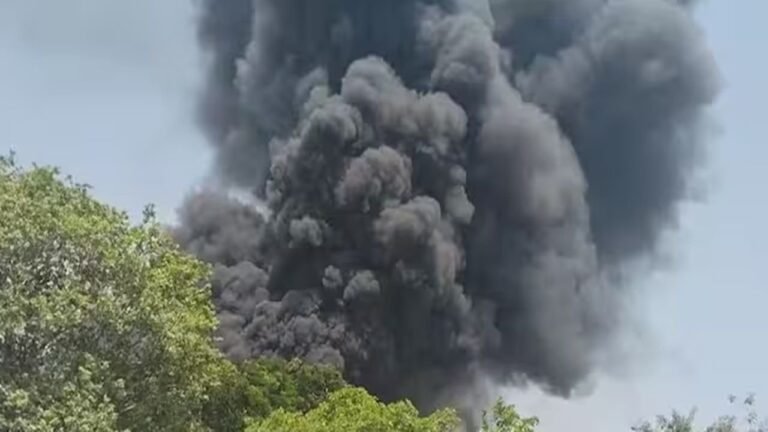 अहमदाबाद में विमान हादसा, टेकऑफ के तुरंत बाद हुआ हादसा, राहत कार्य जारी