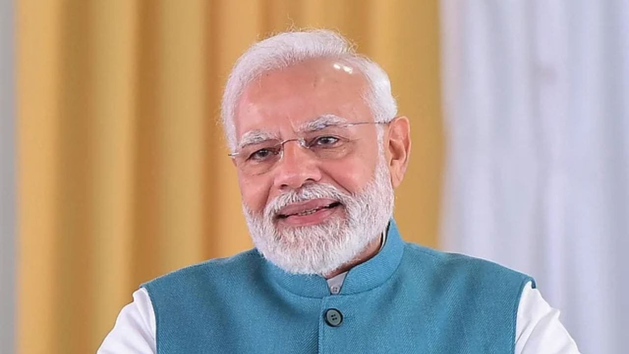 जन्नत' के नए रास्ते से कैसे कश्मीर की तकदीर और तस्वीर बदल रहे पीएम नरेंद्र  मोदी | PM narendra modi Chenab Rail Bridge Anji Khad Bridge vande bharat  train heavan Kashmir Development
