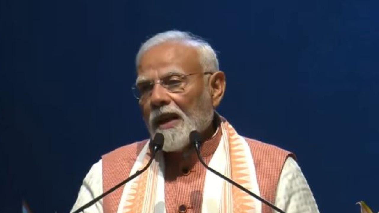 अप्रैल में श्रीलंका के दौरे पर जाएंगे PM नरेंद्र मोदी, सोलर पावर प्लांट का  करेंगे उद्घाटन | Pm narendra modi visit sri lanka next month april finalise  agreements