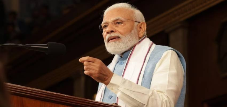 आपातकाल की 50वीं वर्षगांठ पर पीएम मोदी का कांग्रेस पर हमला: लोकतंत्र को बंधक बनाया गया था