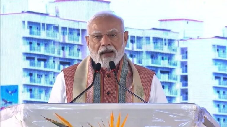 प्रधानमंत्री नरेंद्र मोदी ने दिल्ली में किया सांसदों के लिए 184 फ्लैट्स का उद्घाटन, साधा विपक्ष पर निशाना