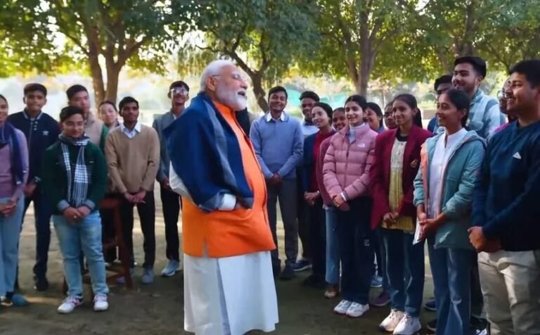 मोदी सर की क्लास में परीक्षा पे चर्चा, बच्चों से खुलकर की चर्चा, एग्जाम का प्रेशर कम करने के बताए उपाय