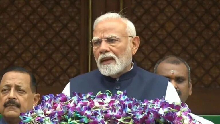 मॉनसून सत्र की शुरुआत पर संसद परिसर में पीएम मोदी, अंतरिक्ष में सफलता से लेकर ऑपरेशन सिंदूर तक की चर्चा