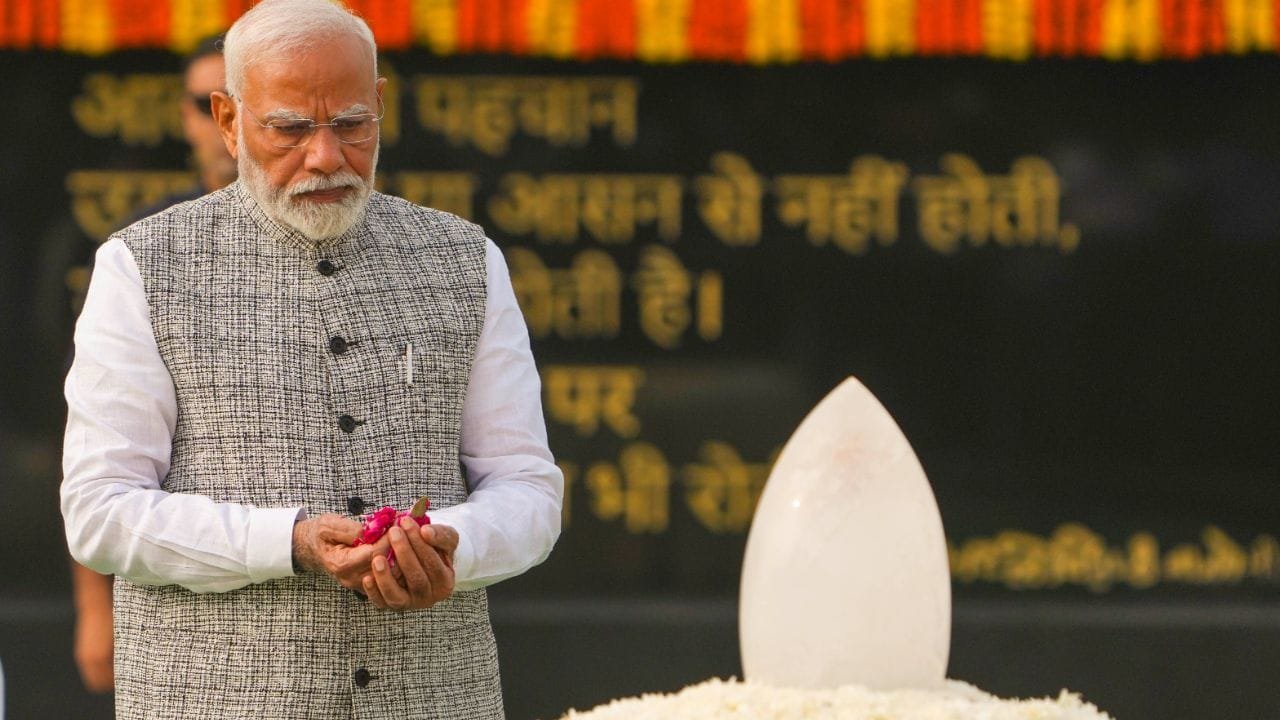 पीएम मोदी ने वाजपेयी को दी श्रद्धांजलि, कहा- पूरा जीवन देश के नाम समर्पित  किया | Pm modi tribute Atal Bihari Vajpayee death anniversary Droupadi  Murmu amit shah jp nadda rajnath singh