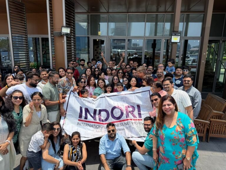 दुबई में भी इंदौरी पोहे ने मचाई धूम, विश्व पोहा दिवस पर 300 से अधिक लोगों ने चखा इसका स्वाद, किया इंदौर को याद