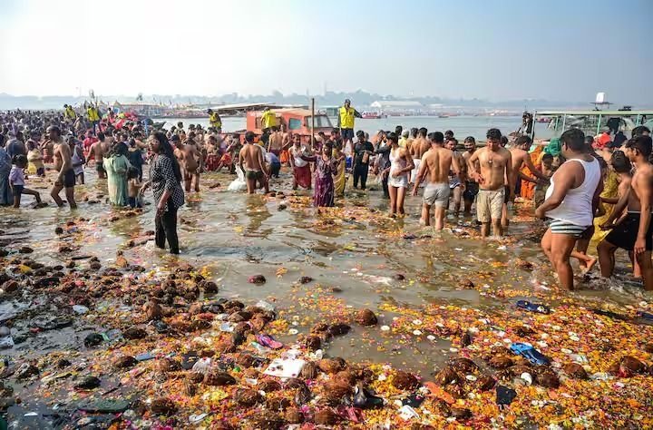 संगम के गंदे पानी को लेकर एनजीटी ने यूपी सरकार को लगाई फटकार, कहा-नदी का पानी साफ रहे यह सरकार की जिम्मेदारी